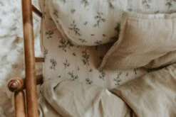 Bluebell Muslin Muotoonommeltu Lakana, 180x200 Cm -Mille Notty garbo friends bluebell muslin muotoonommeltu lakana 2 1