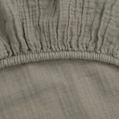 Geranium Muotoonommeltu Lakana Musliini 90x200 Cm, Yksittäinen -Mille Notty garbo friends geranium muslin fitted sheet 2 2