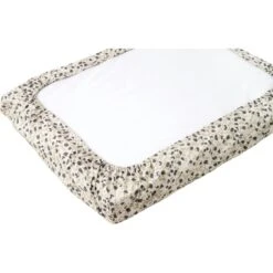 Imperial Cress Muotoonommeltu Lakana, 140x200 Cm 11 Imperial Cress Muotoonommeltu Lakana, 140x200 Cm -Mille Notty garbo friends imperial cress fitted sheet 3 1