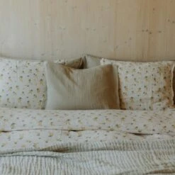 Olive Muslin Tyynynpäällinen, 50x70 Cm -Mille Notty garbo friends olive muslin tyynynpaallinen 1