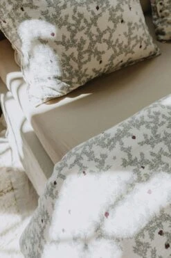 Pomegranate Pussilakana Musliini, 240x220 Cm -Mille Notty garbo friends pomegranate muslin duvet cover double 2