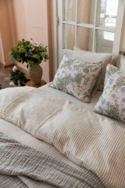 Stripe Anjou Pussilakana Musliini, 260x240 Cm -Mille Notty garbo friends stripe anjou 34