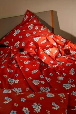 Juna Grand Pleasantly Pussilakanasetti 140x220 + 60x63 Cm, Chili -Mille Notty juna grand pleasantly pussilakanasetti 28