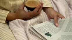 Juna Monochrome Lines Pussilakanasetti 220x220 + 50x60 Cm, Pinkki -Mille Notty juna monochrome lines vuodevaatteet pinkki valkoinen 2