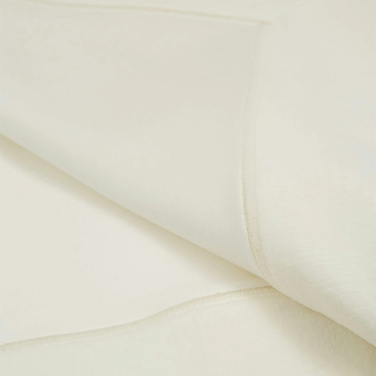 Lexington Hotel Velvet Päiväpeite Off-white, 240x260 Cm 4 Lexington Hotel Velvet Päiväpeite Off-white, 240x260 Cm - Image 2