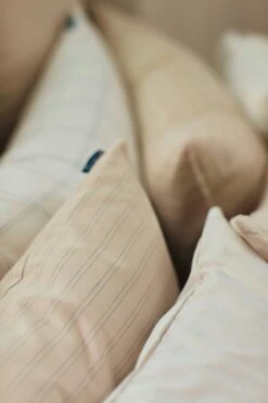 Lexington Striped Tyynynpäällinen Beige / Tummansininen, 65x65 Cm 8 Lexington Striped Tyynynpäällinen Beige / Tummansininen, 65x65 Cm -Mille Notty lexington striped pillowcase beige dark blue 3